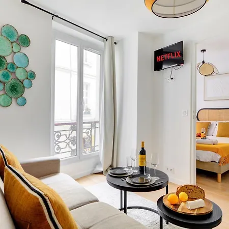 Апартаменты Eastern Au Coeur Du Marais